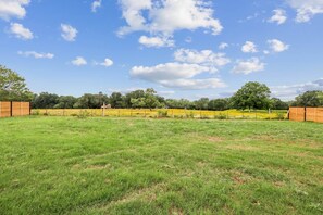 Property grounds - Modern Escape In Cedar Creek (Cedar Creek)