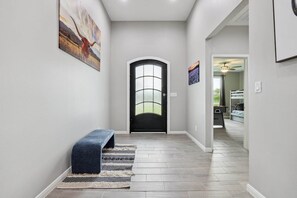 Interior - Modern Escape In Cedar Creek (Cedar Creek)