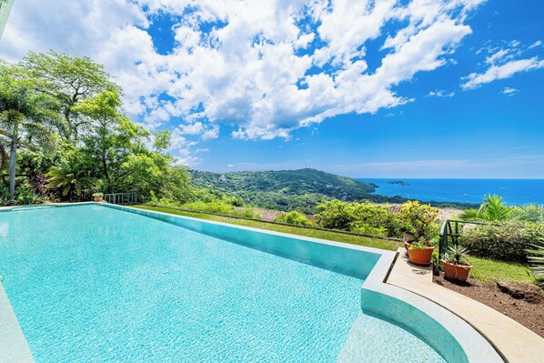 Alberca al aire libre 