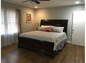 3 Schlafzimmer, Schreibtisch, Bügeleisen/Bügelbrett, WLAN