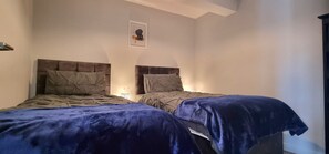 2 habitaciones, tabla de planchar con plancha y wifi gratis