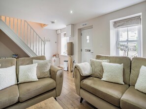 Interior - 2 bedroom accommodation in Aberdare (Aberdare)