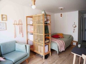 1 bedroom, iron/ironing board, free WiFi, bed sheets - Joli Studio vue sur Mer, Bord de Plage de Ostende Refait à Neuf Cosy et Tendance (Ostende)