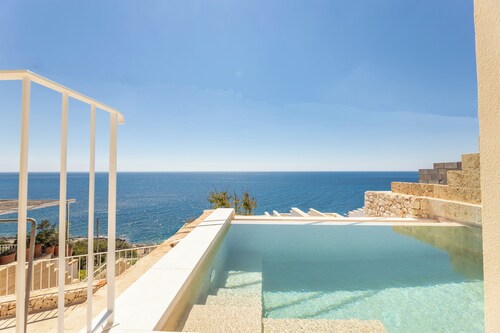 Pajara Marinaia - "Antica Liama salentina" with a private pool front of the sea