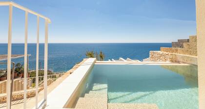 Pajara Marinaia - "Antica Liama salentina" with a private pool front of the sea