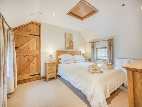 2 bedroom accommodation in Holton-Le-Clay, near Cleethorpes