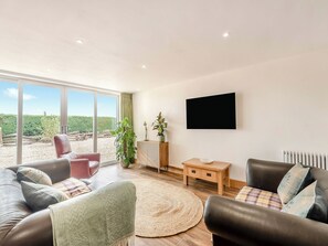 Living area - Heron's Den - UK44529 (Langton Hill, near Horncastle)