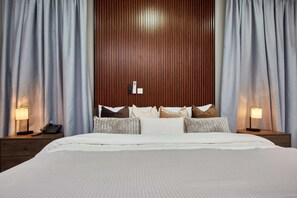 Executive Suite, 1 King Bed | Hypo-allergenic bedding, in-room safe, desk, laptop workspace - The Mayflower Inn (Kwabenya)