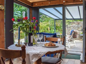 Dining - 1 bedroom accommodation in Landrake, near Saltash (Landrake, near Saltash)