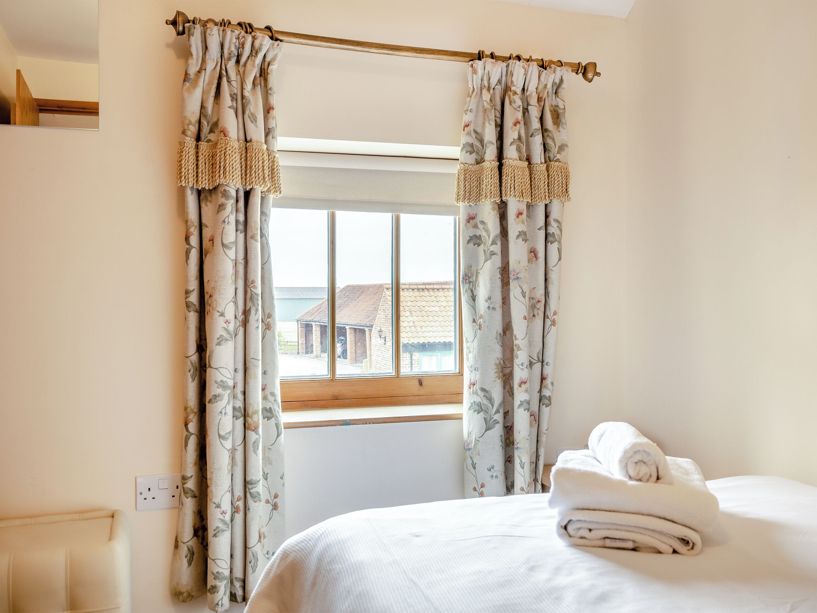 2 多间卧室、免费 WiFi、床单