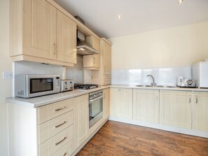 Dishwasher, cookware/dishes/utensils