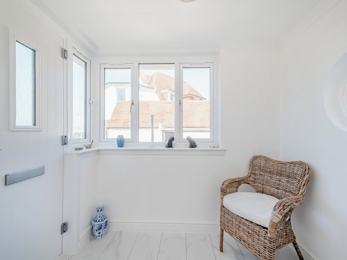 A perfect cottage for couples and friends alike.