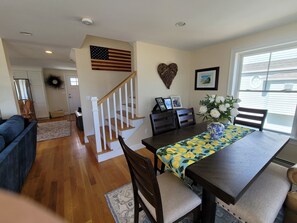 Dining - Great home minutes from beautiful Moody Beach, for the perfect beach vacation! (Wells)
