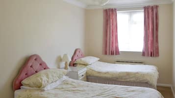 3 quartos, Wi-Fi de cortesia, roupa de cama