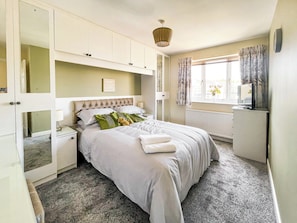 3 bedrooms, free WiFi, bed sheets