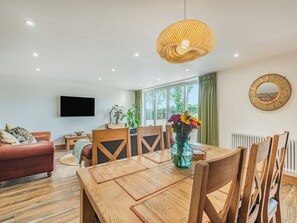 Interior - Dragonfly Den - UK44530 (Langton Hill, near Horncastle)