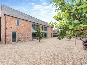 Exterior - Dragonfly Den - UK44530 (Langton Hill, near Horncastle)