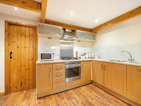 Dishwasher, cookware/dishes/utensils