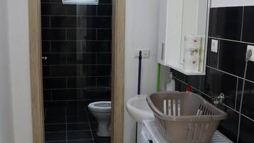 Shower, towels, soap, shampoo