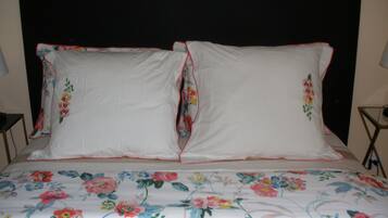 1 chambre, bureau, Wi-Fi gratuit, draps fournis