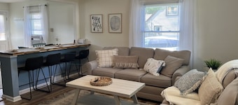 Avon Lake Updated 2 Bedroom Cottage near Lake Erie on Very Quite Wooded Street