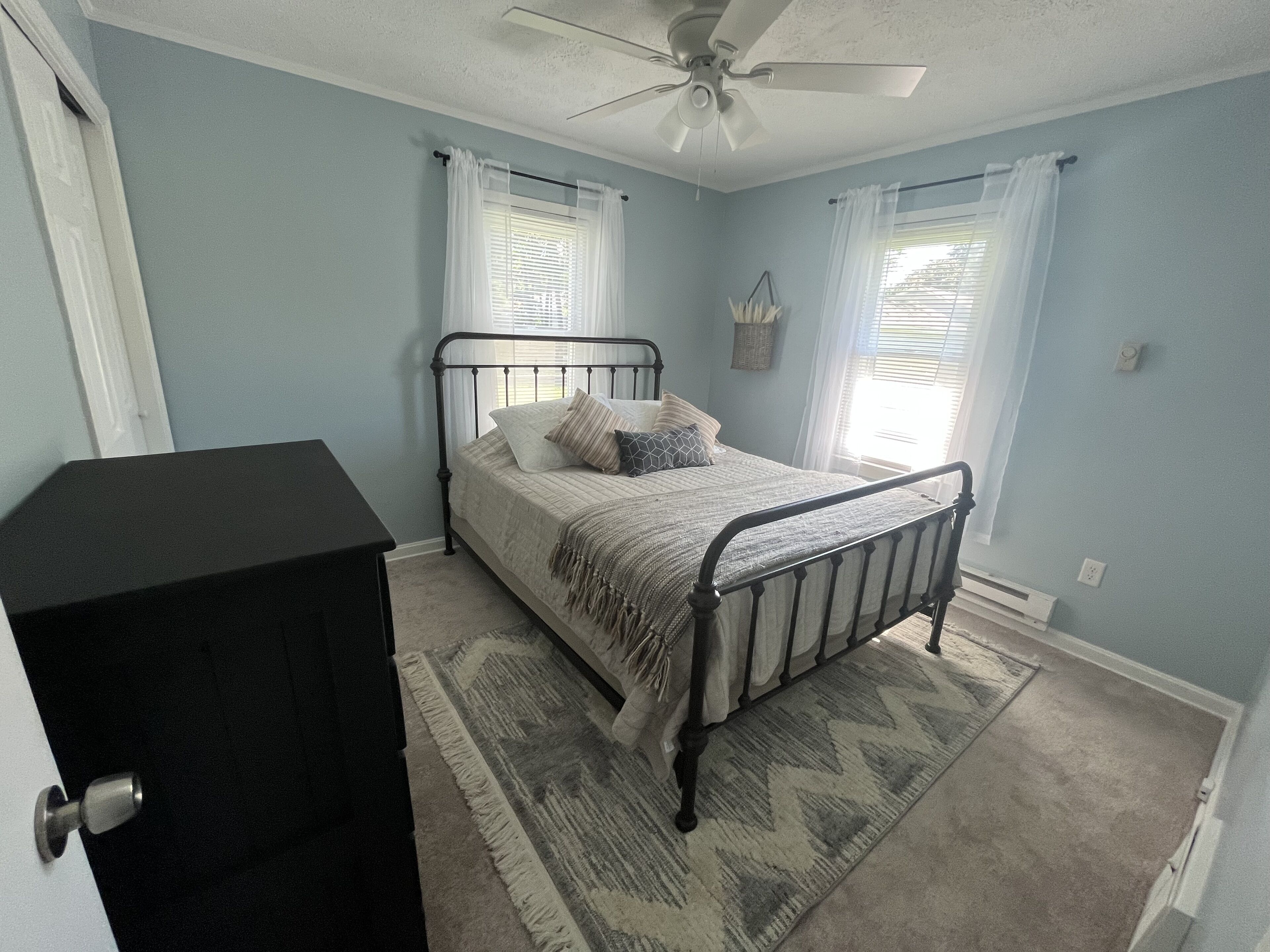 2 bedrooms, iron/ironing board, travel cot, WiFi