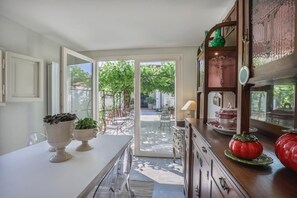 Free daily buffet breakfast - I Levrieri B&B (Viareggio)