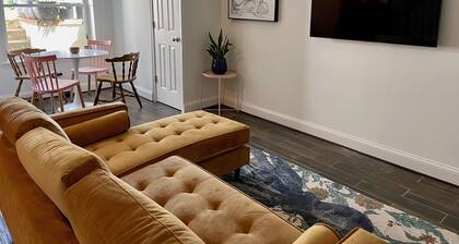 Metro! Sunny Big 2 Bdrm w/ King Bed & Dog Friendly