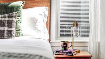 2 bedrooms, desk, iron/ironing board, travel crib