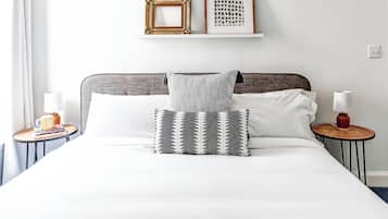 2 bedrooms, desk, iron/ironing board, travel crib