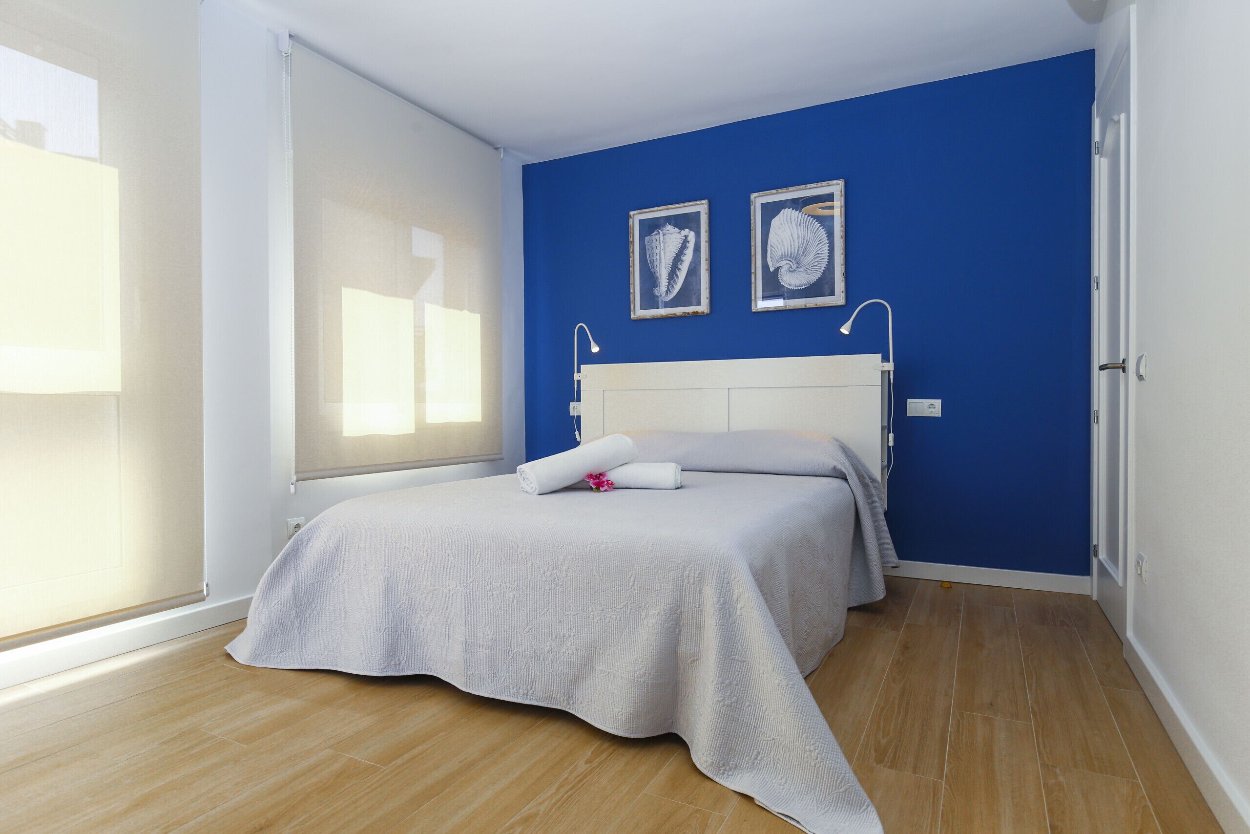 2 slaapkamers, een strijkplank/strijkijzer, gratis wifi, beddengoed