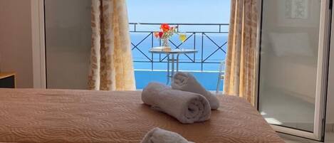 Standard Studio, Sea View | Free WiFi, bed sheets