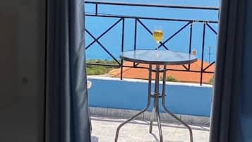 Standard Studio, Sea View | 1 bedroom, free WiFi, bed sheets