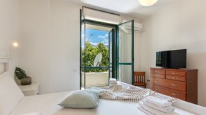 2 chambres, fer et planche à repasser, accès au Wi-Fi (inclus)