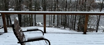 Lakefront at Lake Wallenpaupack with Private Dock 3bdr 2bath Hot Tub
