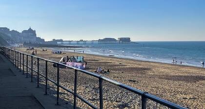 2 bedroom accommodation in Cromer