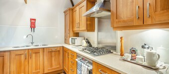 2 bedroom accommodation in Holton-Le-Clay, near Cleethorpes