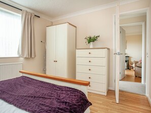 3 bedrooms, free WiFi, bed sheets - A great, three-bedroom bungalow, with front and back gardens. (Warbstow, near Crackington Haven)