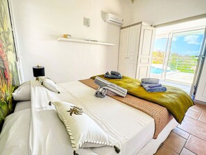 3 bedrooms, iron/ironing board, travel crib, free WiFi