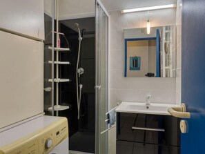 Bathroom - La Palme d'Or by Interhome (Cap d'Agde)