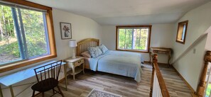 2 bedrooms, in-room safe, desk, travel cot