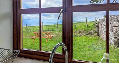 3 bedroom accommodation in Llangennith, near Swansea