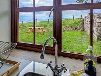 3 bedroom accommodation in Llangennith, near Swansea