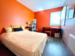 4 habitaciones, tabla de planchar con plancha y wifi gratis 
