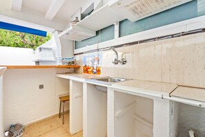 冷蔵庫、電子レンジ、オーブン、食器洗い機