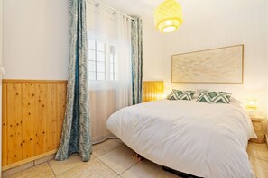 1 bedroom, iron/ironing board, free WiFi, bed sheets