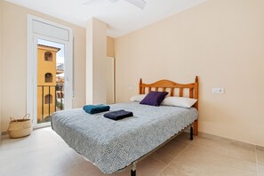 1 bedroom, bed sheets