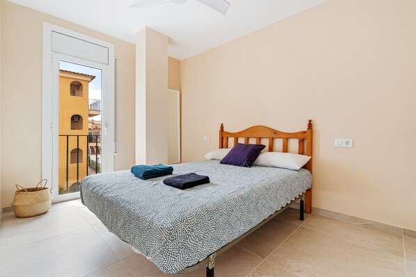 1 habitación y ropa de cama 