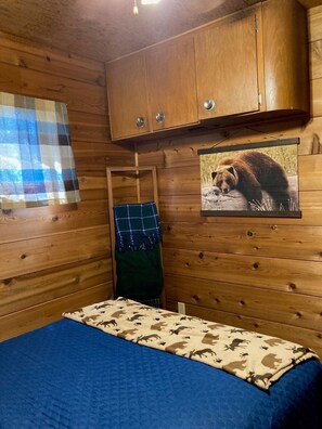 2 bedrooms, bed sheets