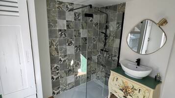 Bruser, hÄrtÞrrer, hÄndklÊder, SÊbe